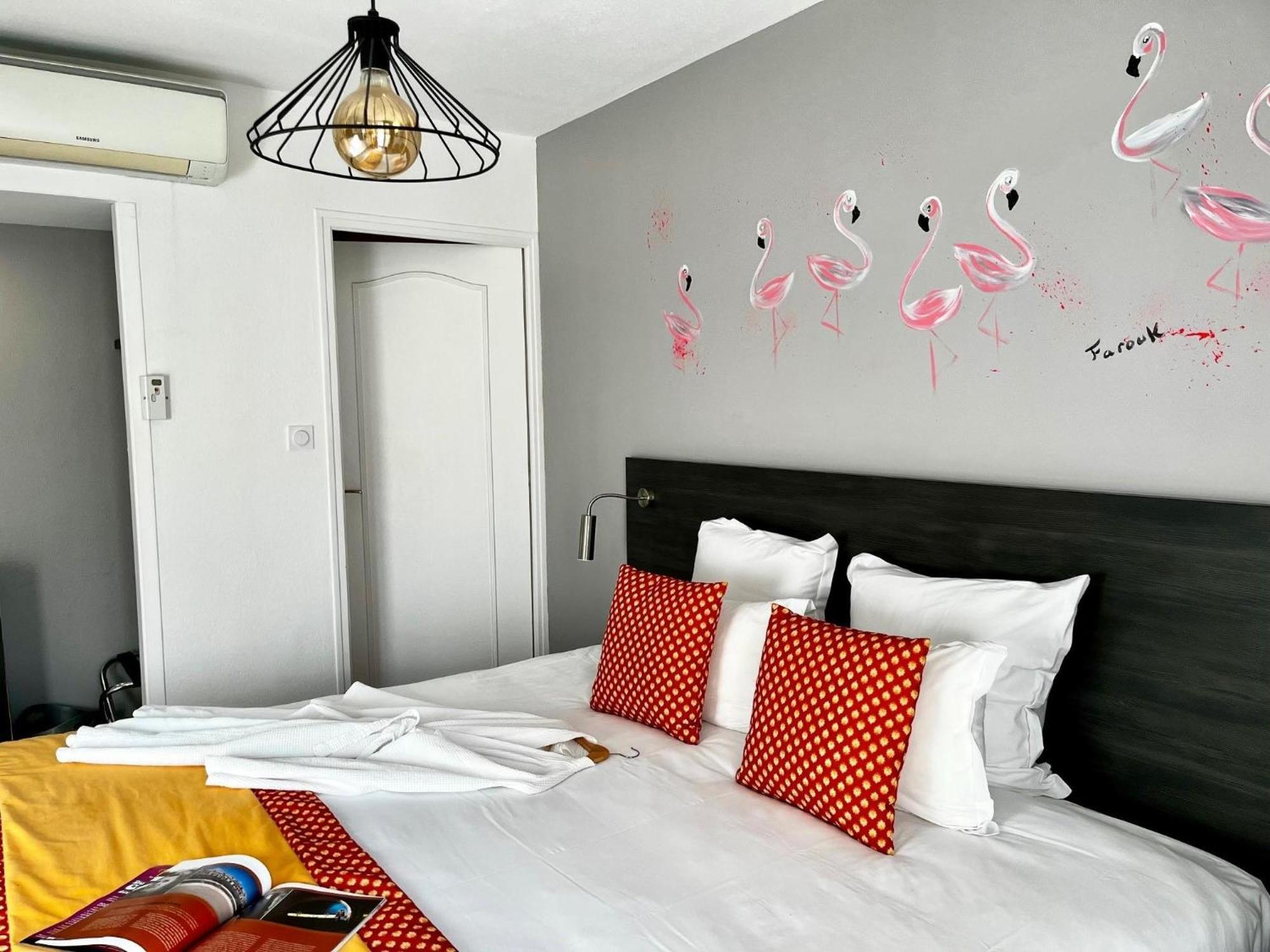 Hotel Saint Louis เอก-มอร์ต ภายนอก รูปภาพ
