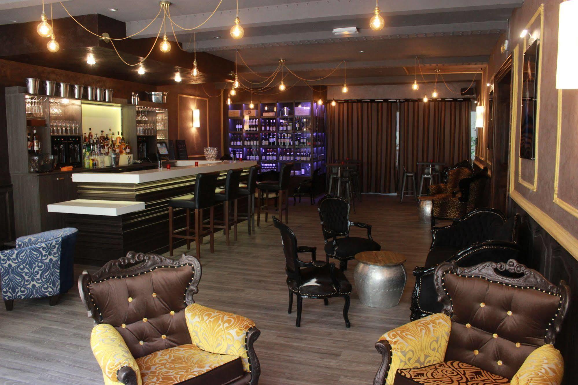 Hotel Saint Louis เอก-มอร์ต ภายนอก รูปภาพ